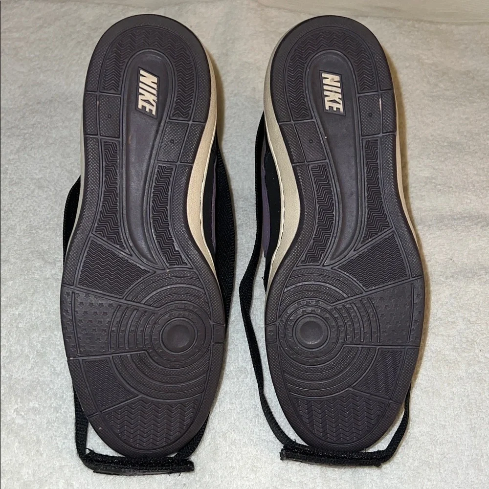 Nike Black High-Tops boys size 6.5